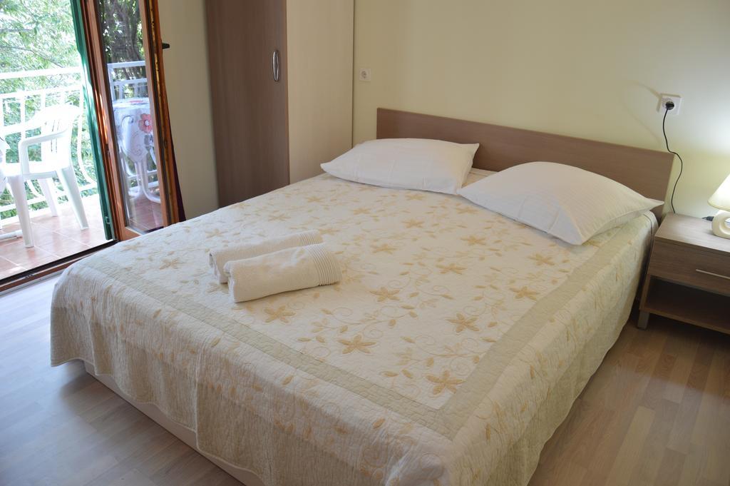 Apartmani Roko Drvenik  Esterno foto
