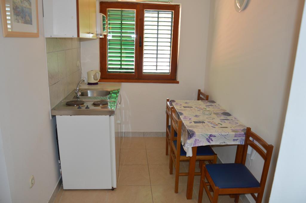 Apartmani Roko Drvenik  Esterno foto