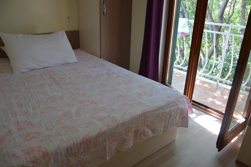 Apartmani Roko Drvenik  Esterno foto