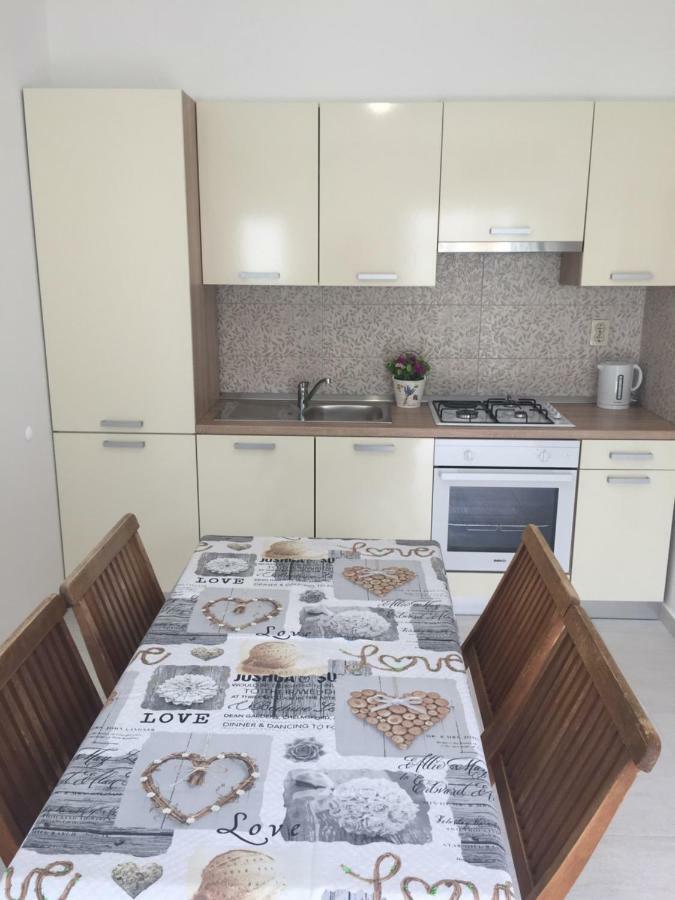 Apartmani Roko Drvenik  Esterno foto