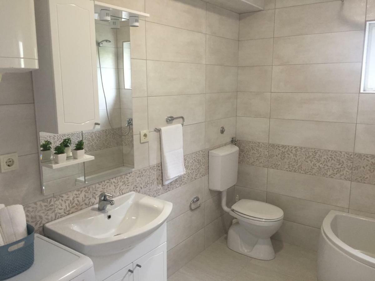 Apartmani Roko Drvenik  Esterno foto