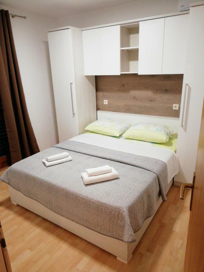 Apartmani Roko Drvenik  Esterno foto