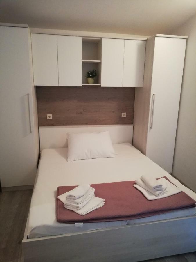 Apartmani Roko Drvenik  Esterno foto