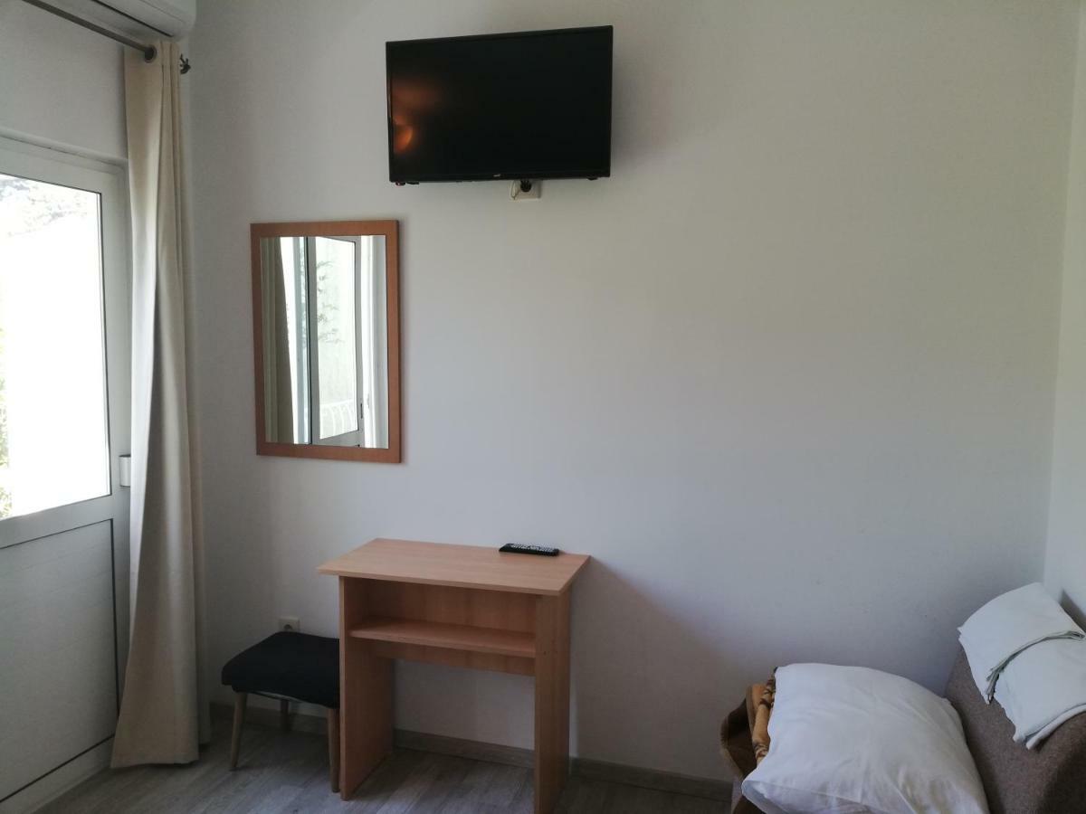 Apartmani Roko Drvenik  Esterno foto