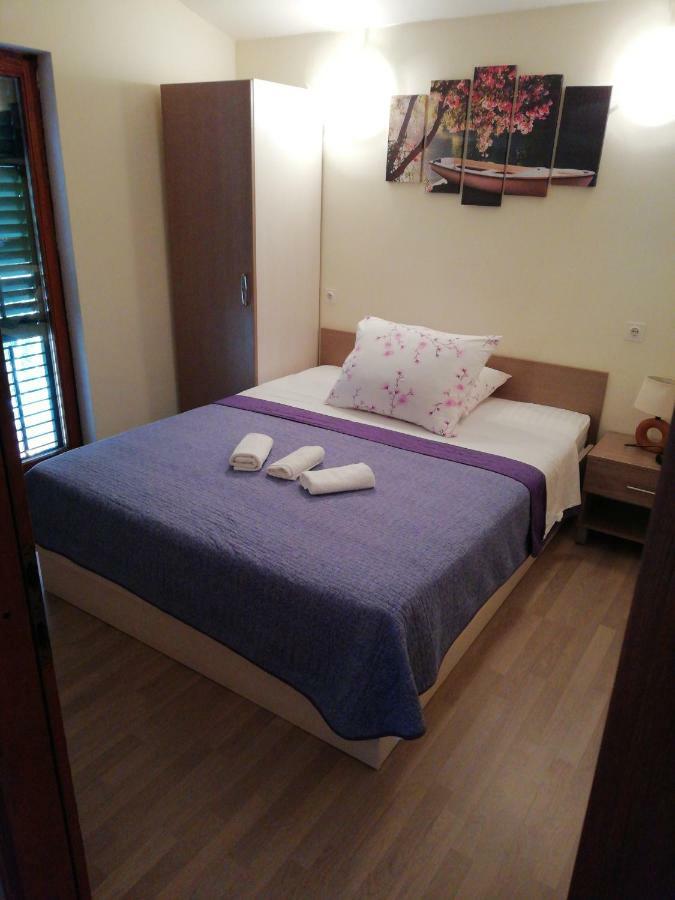 Apartmani Roko Drvenik  Esterno foto
